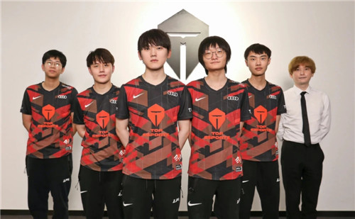 备受瞩目 备受瞩目